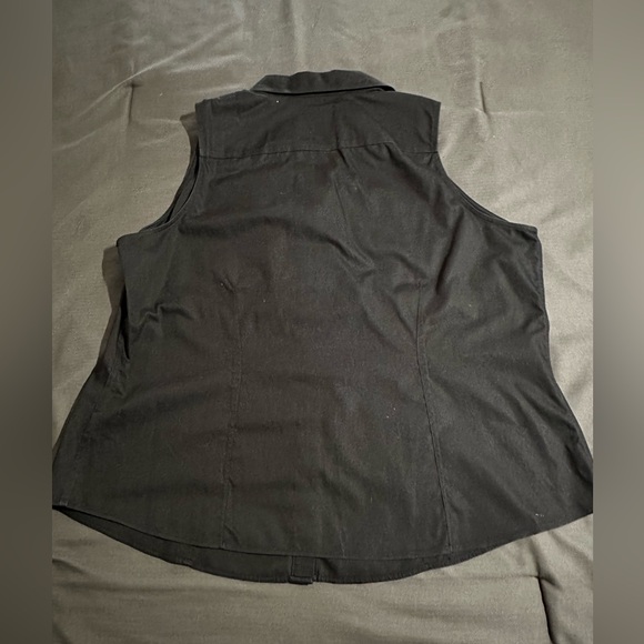 Woman’s Gold label investments top - Picture 2 of 3